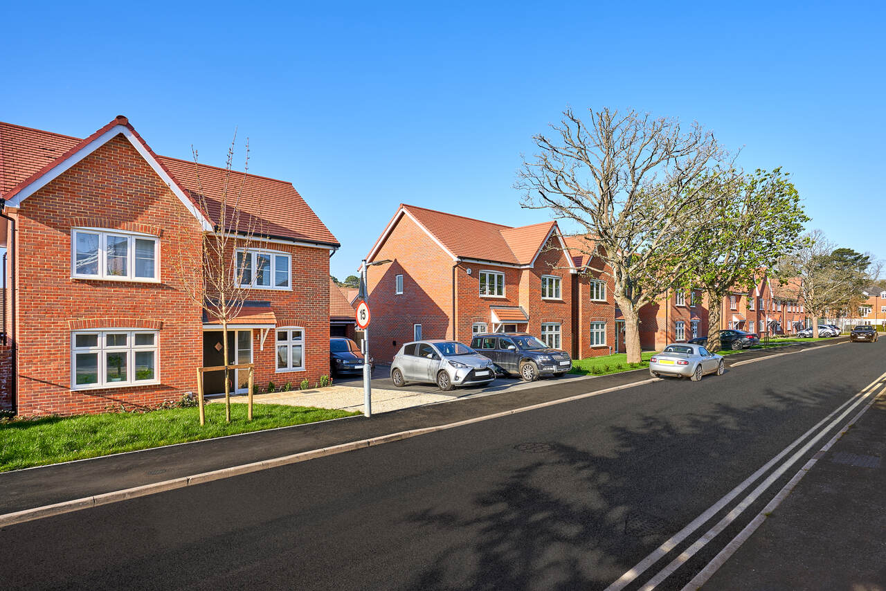 New Homes in Deepcut for Sale, New Build Housing Developments near